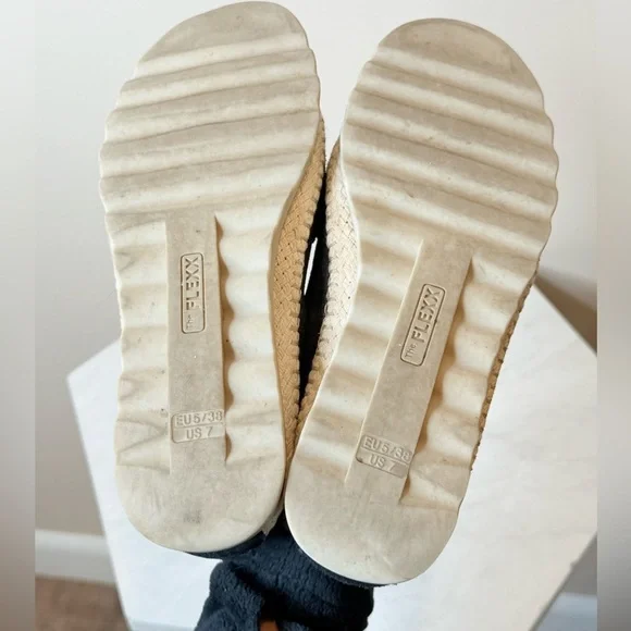 🔥The Flexx Black Espadrille Slip-On Shoes🔥 - Picture 5 of 5